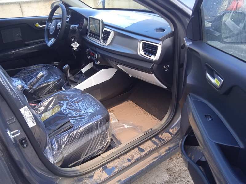 kia rio (yb) del año 2023