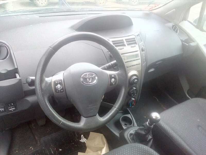 toyota yaris del año 2009