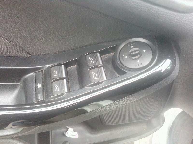 ford fiesta (ccn) del año 2015