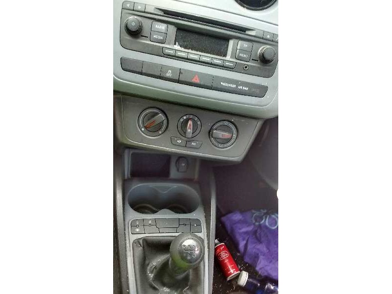 seat ibiza (6j5) del año 2013