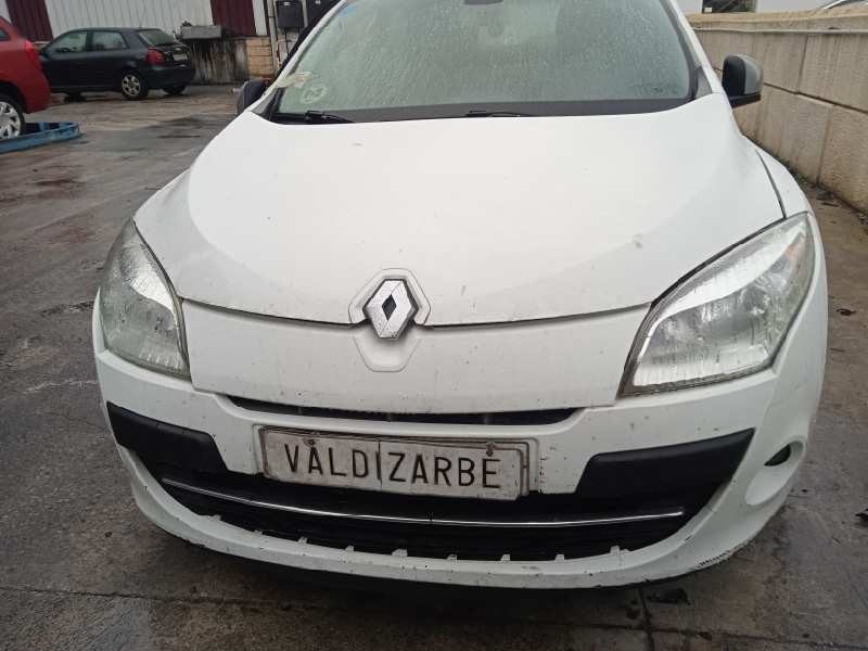 renault megane iii berlina 5 p del año 2011