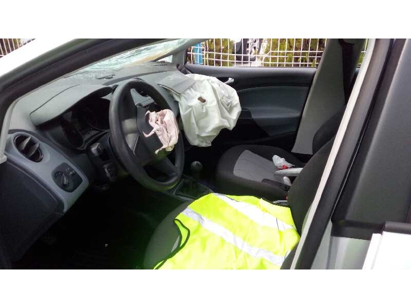 seat ibiza (6j5) del año 2013