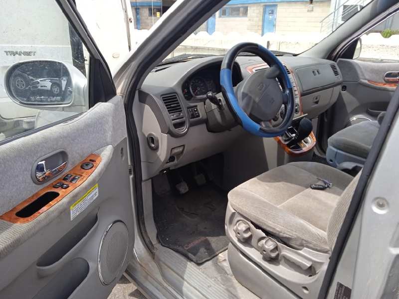 kia carnival ii del año 2003