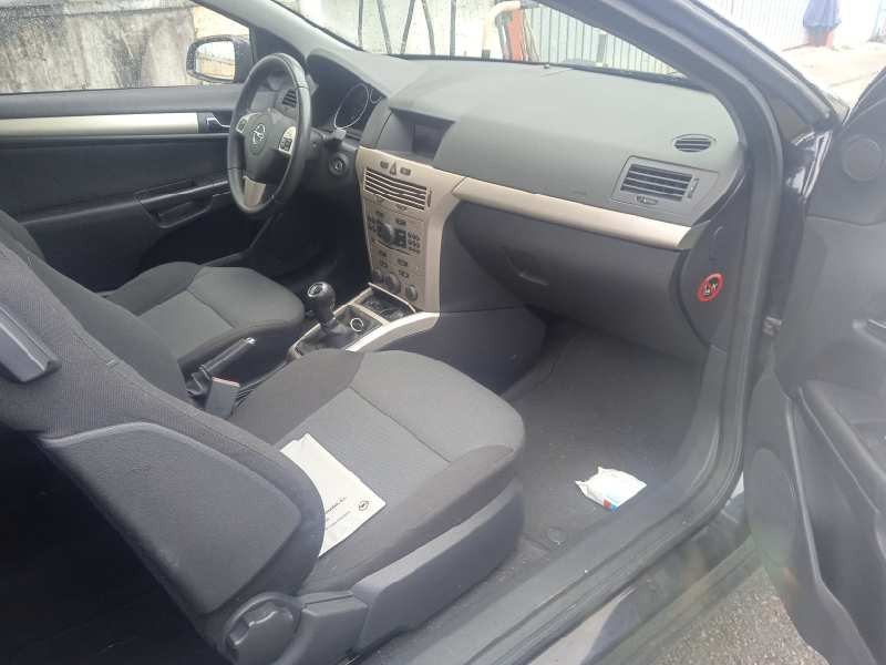 opel astra gtc del año 2007