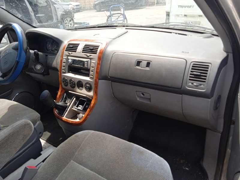 kia carnival ii del año 2003