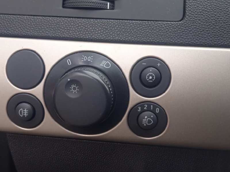 opel astra gtc del año 2007