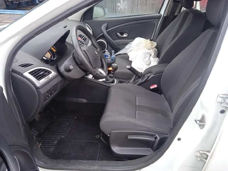 renault megane iii berlina 5 p del año 2011