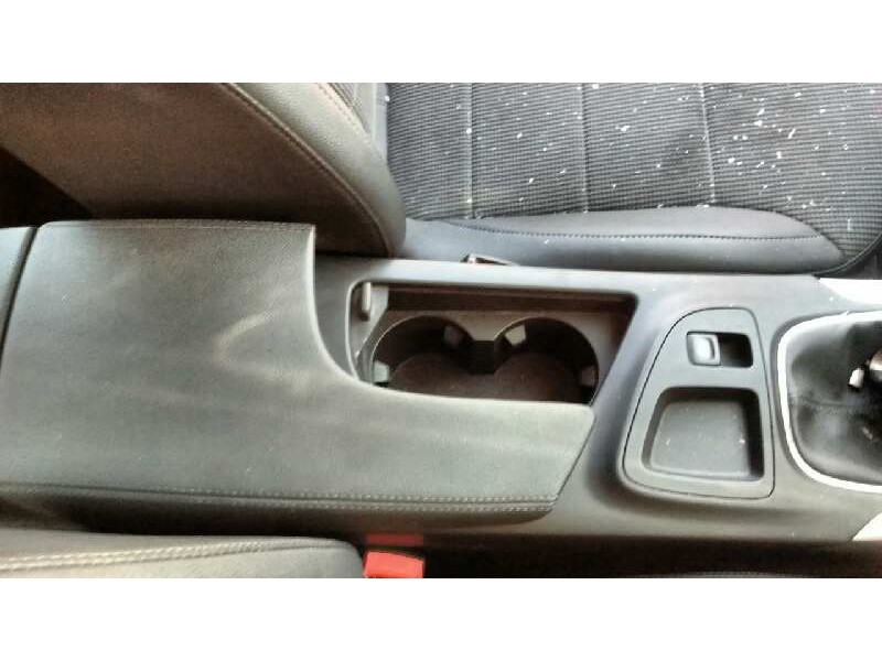 opel insignia berlina del año 2010