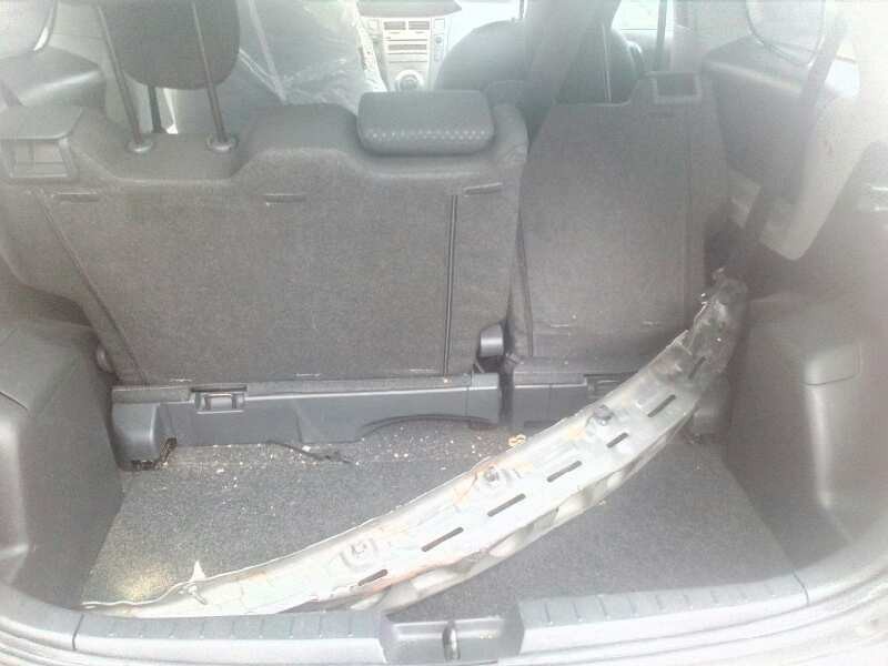 toyota yaris del año 2009