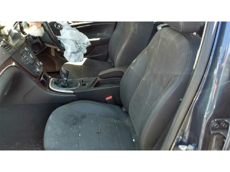 opel insignia berlina del año 2010