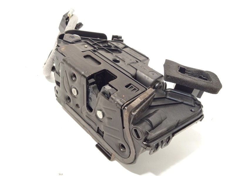 CERRADURA PUERTA DELANTERA DERECHA 5TB837016C 