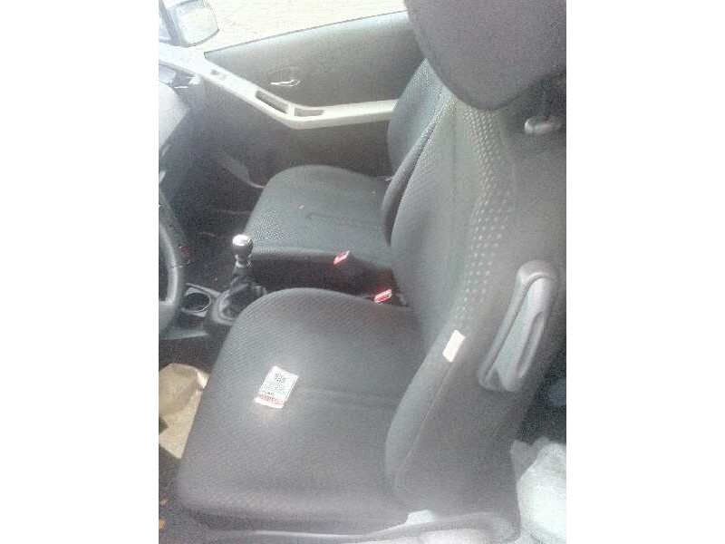 toyota yaris del año 2009