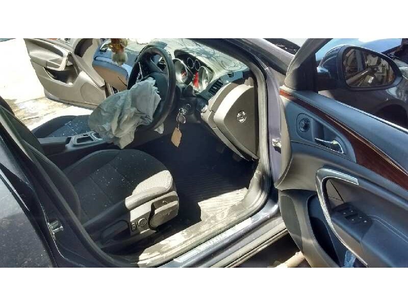 opel insignia berlina del año 2010