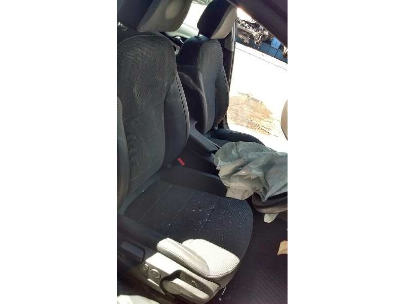 opel insignia berlina del año 2010