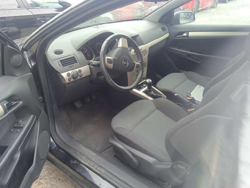 opel astra gtc del año 2007