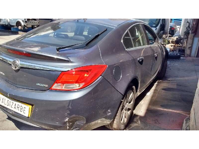 opel insignia berlina del año 2010