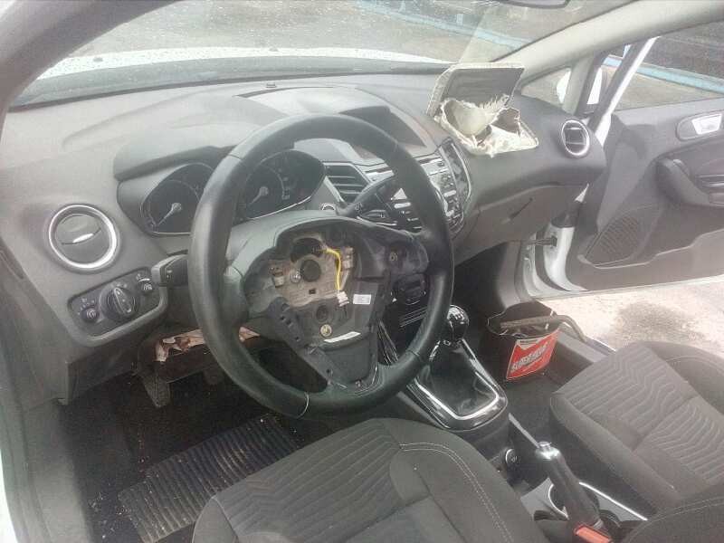 ford fiesta (ccn) del año 2015