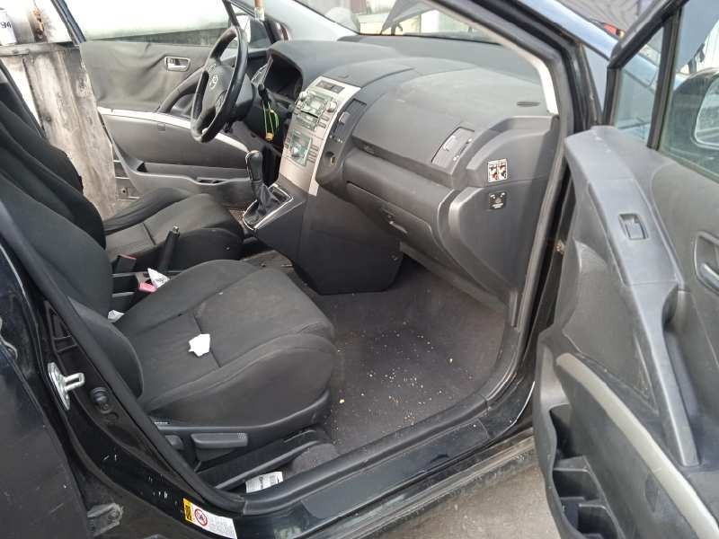 toyota corolla verso (r1) del año 2004