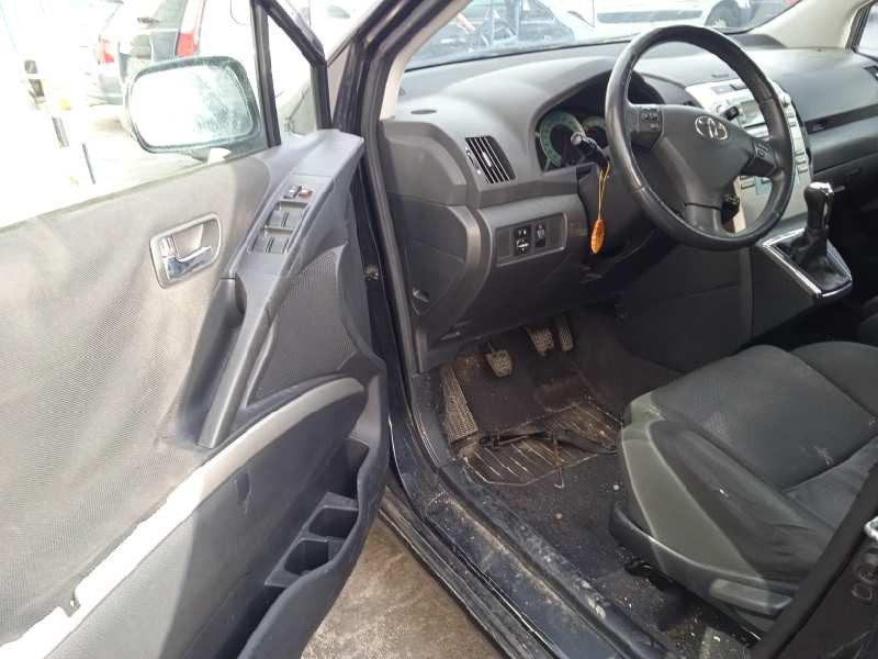 toyota corolla verso (r1) del año 2004