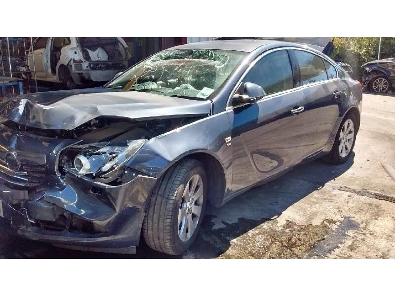 opel insignia berlina del año 2010