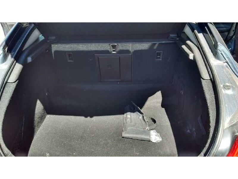 opel insignia berlina del año 2010