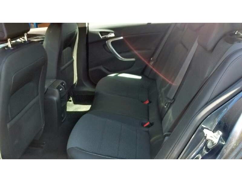 opel insignia berlina del año 2010