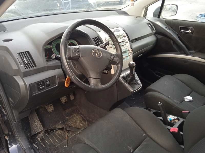 toyota corolla verso (r1) del año 2004