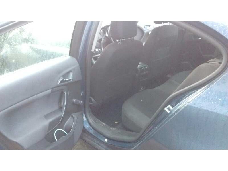 opel insignia berlina del año 2011