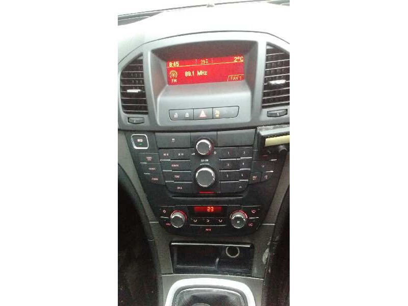 opel insignia berlina del año 2011