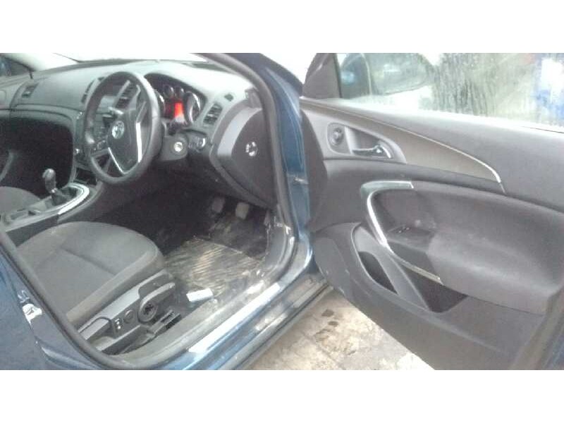 opel insignia berlina del año 2011