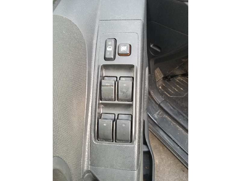 toyota corolla verso (r1) del año 2004