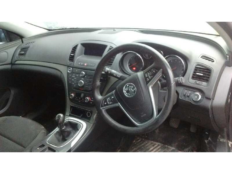 opel insignia berlina del año 2011