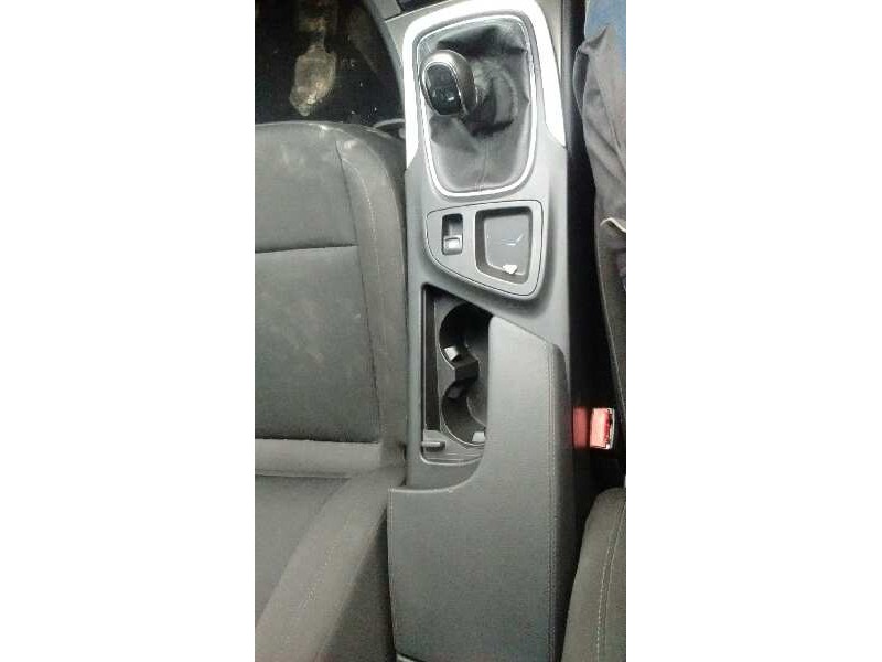 opel insignia berlina del año 2011