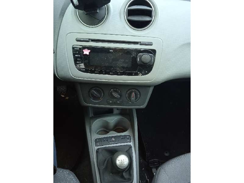 seat ibiza (6j5) del año 2008