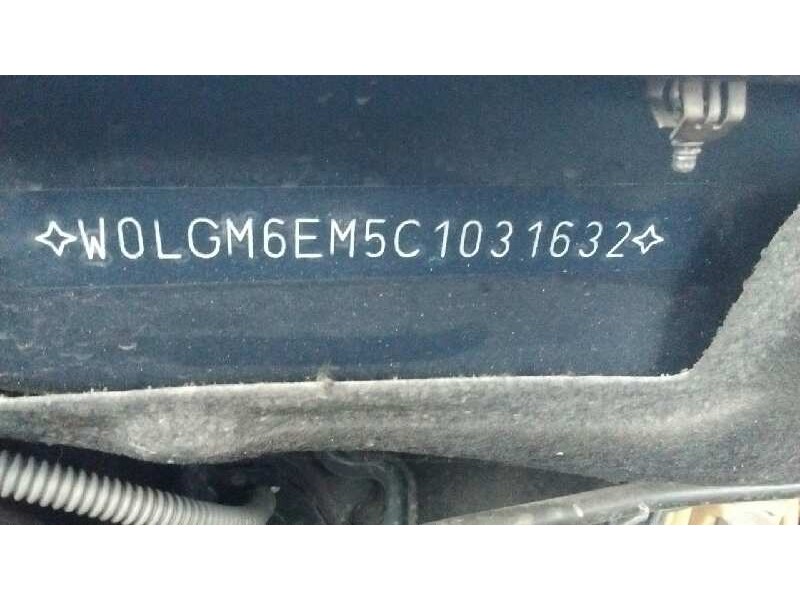 opel insignia berlina del año 2011