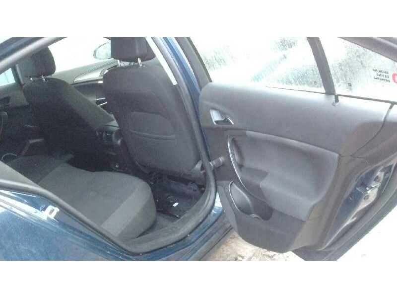 opel insignia berlina del año 2011