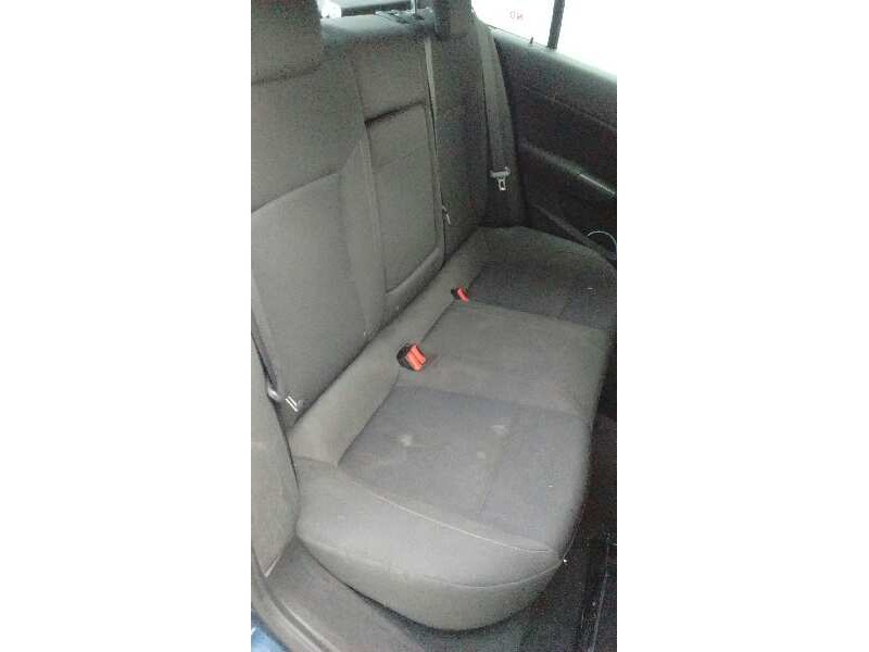 opel insignia berlina del año 2011