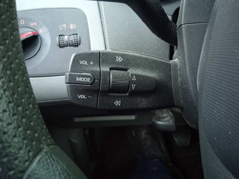 seat ibiza (6j5) del año 2008