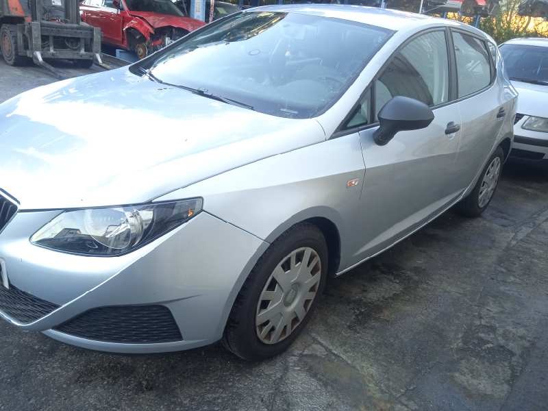 seat ibiza (6j5) del año 2008