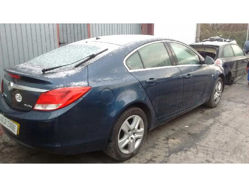 opel insignia berlina del año 2011