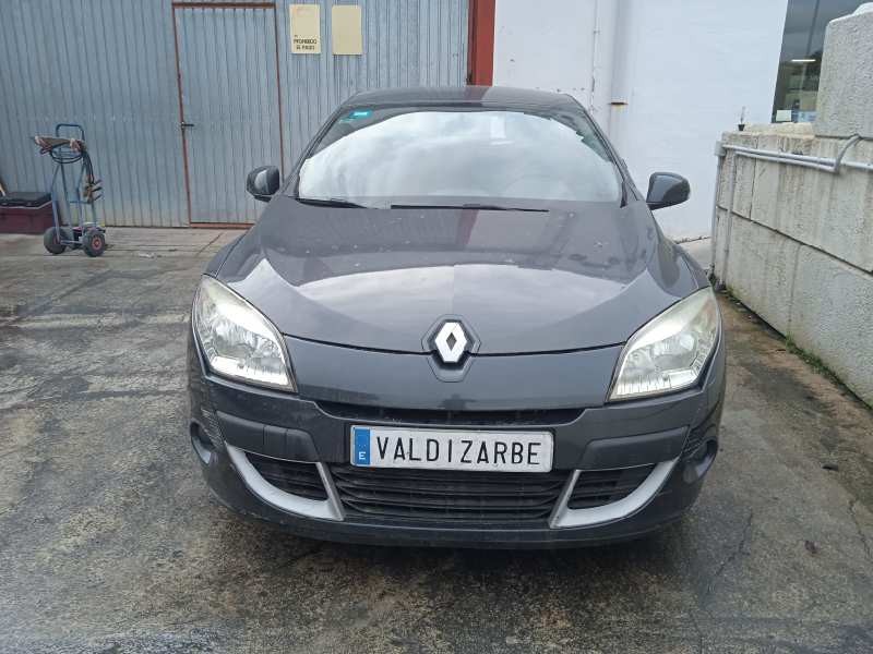 renault megane iii berlina 5 p del año 2010
