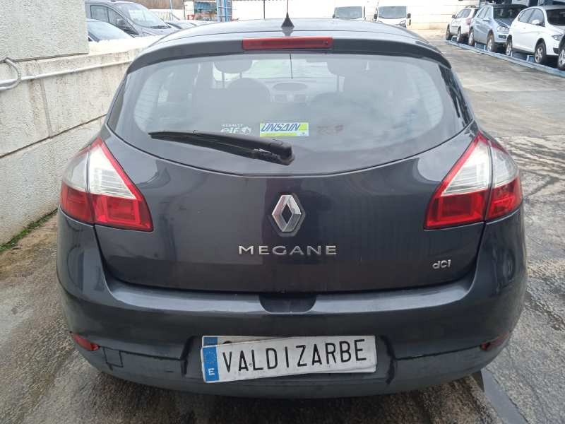 renault megane iii berlina 5 p del año 2010