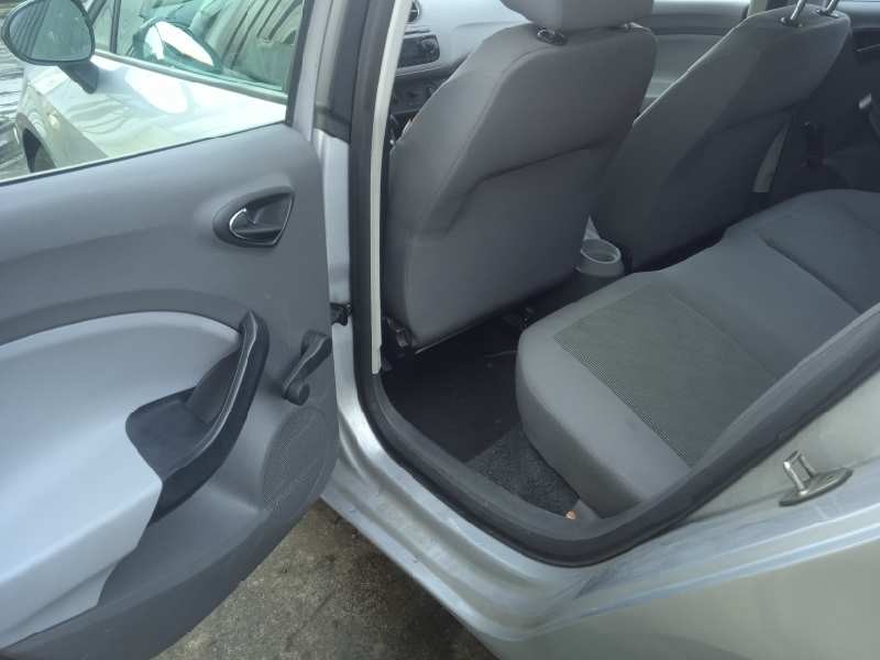 seat ibiza (6j5) del año 2008