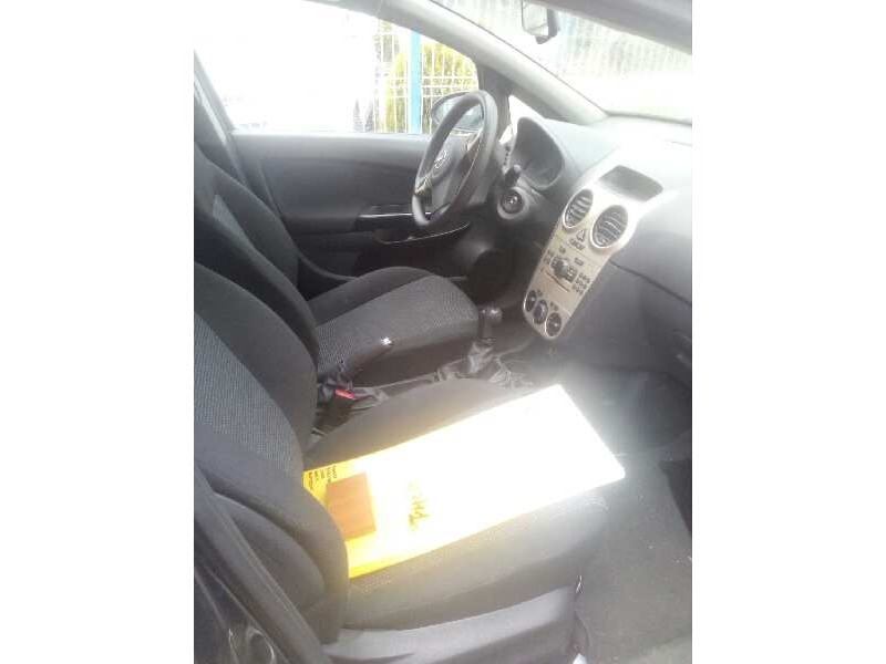 opel corsa d del año 2010