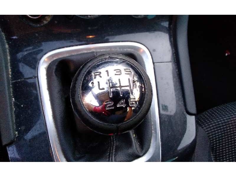 peugeot 5008 del año 2013