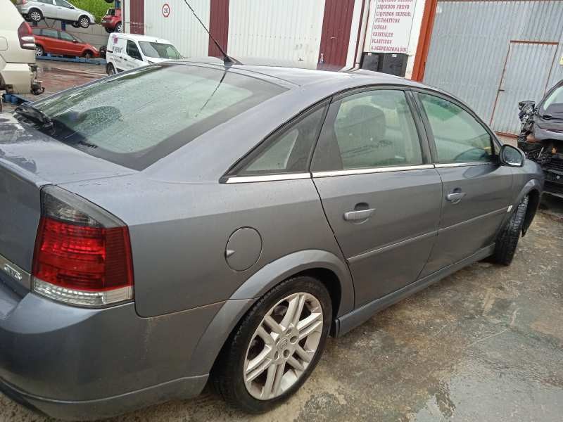 opel vectra c berlina del año 2003