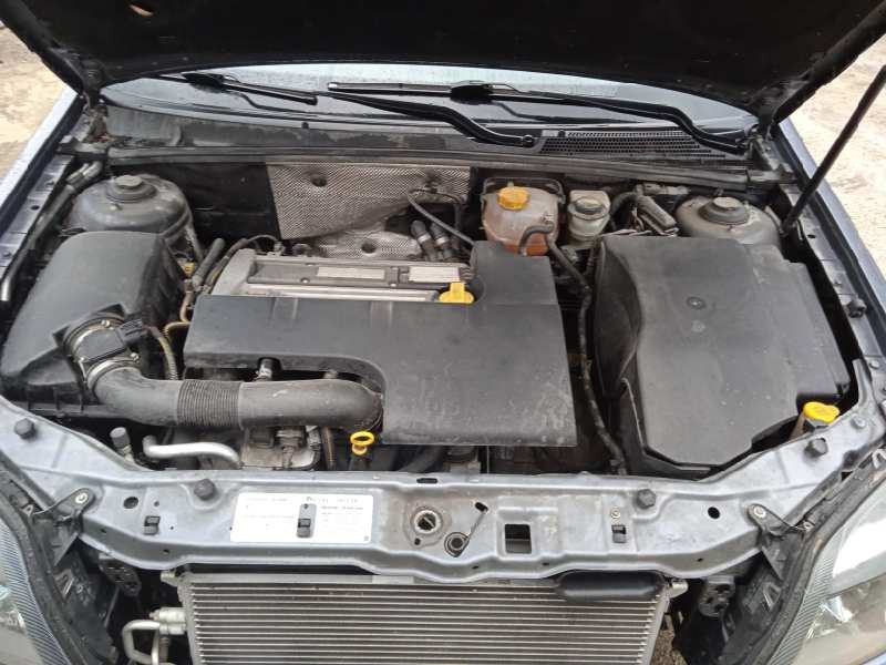 opel vectra c berlina del año 2003