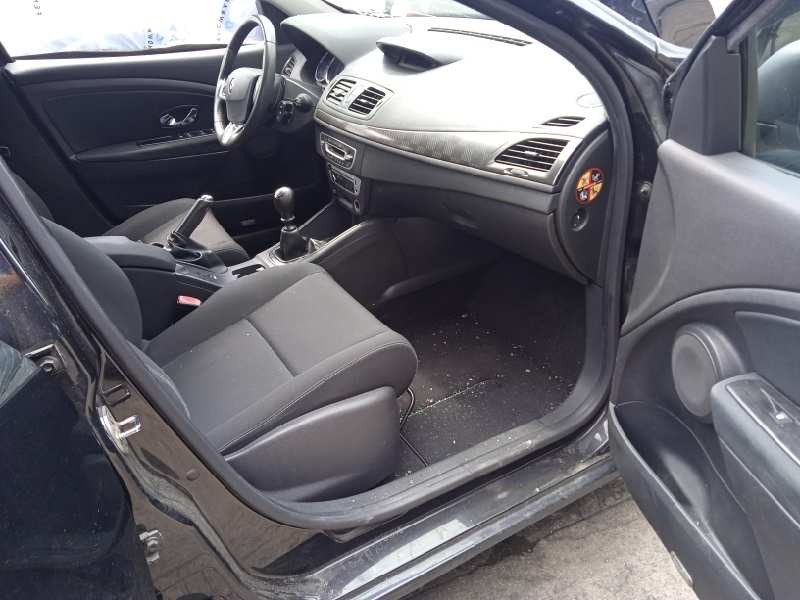 renault megane iii berlina 5 p del año 2012