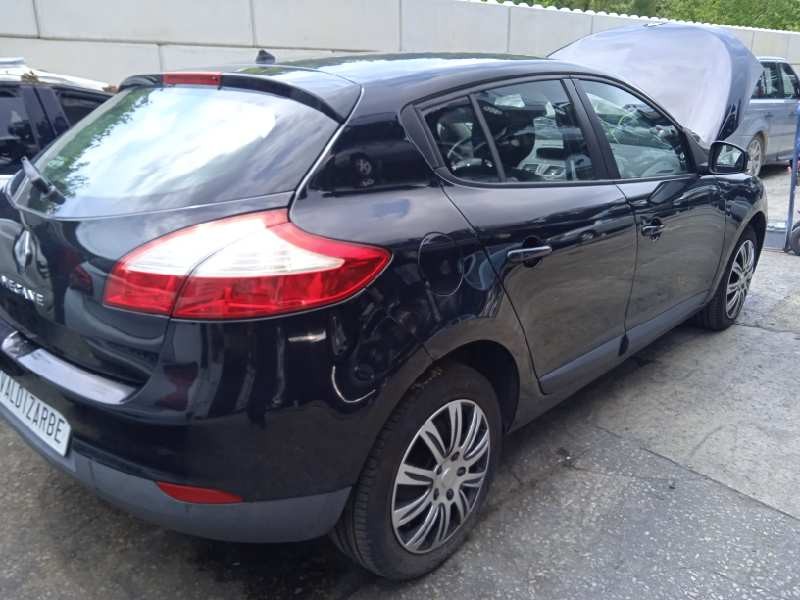 renault megane iii berlina 5 p del año 2012