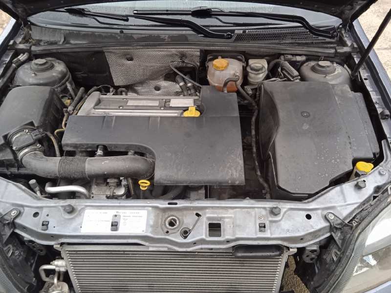 opel vectra c berlina del año 2003